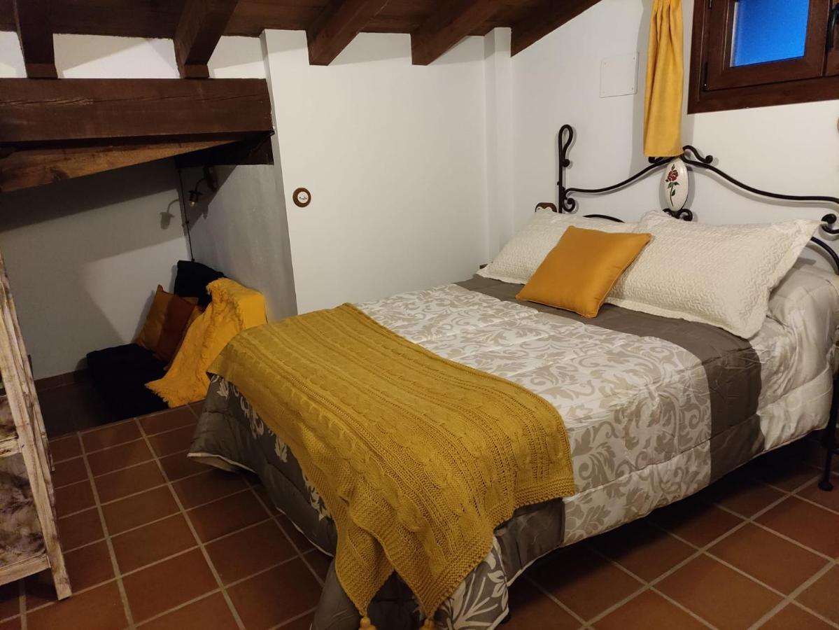 La Casa De La Abuela Amalia Lägenhet Arenas de San Pedro Exteriör bild