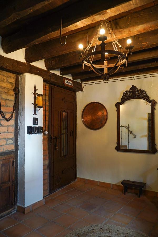 La Casa De La Abuela Amalia Lägenhet Arenas de San Pedro Exteriör bild